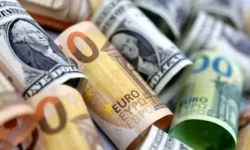 واکنش دلار بازار آزاد به حواشی مربوط به جزایر ۳ گانه