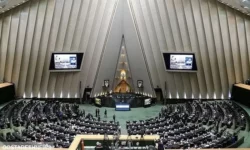 اعتراض تند وتیز نماینده مجلس به عیدی تعیین شده کارگران و فرهنگیان