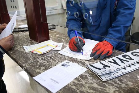 آیا پلاک خودروهای ایرانی لاتین می‌شوند؟ سردار حسینی پاسخ داد