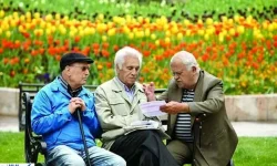 چرا هر سال همان بیمه‌گر به بازنشستگان تحمیل می‌شود؟