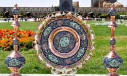 انجام داوری ۱۲۴ اثر منتخب ارسالی هشتمین به نشان مهر اصالت ملی دراصفهان