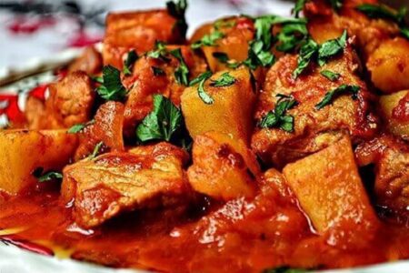 راز خوشمزگی تاس‌کباب سنتی / دستور پخت مرحله‌به‌مرحله و خانگی به روش اصیل تهرانی