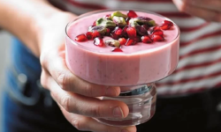 طرز تهیه موس انار لطیف‌ترین دسر پاییزی فقط در نیم ساعت
