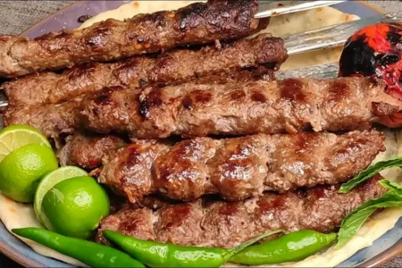 طرز تهیه کباب کوبیده خوشمزه و رستورانی در خانه با چند راهکار طلایی