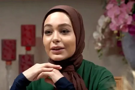 ژست هنری ارغوان سریال دلدادگان با پوشش پاییزی+ عکس