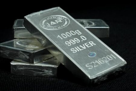 2.9 تن شمش نقره در بورس کالا معامله شد