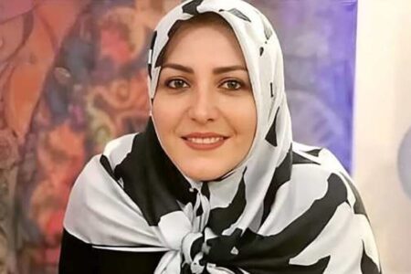 ژست دیدنی المیرا شریفی‌مقدم در کنار یک شتر+ عکس