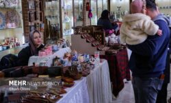 بازارچه صنایع دستی باید در همه شهرستان های همدان راه اندازی شود