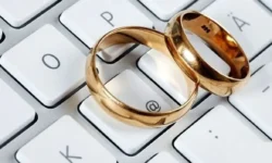 تبلیغ علنی سایت همسریابی در خیابان‌های مشهد+ عکس