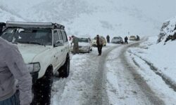 ترافیک نیمه‌سنگین در محورهای ورودی تهران / برخی جاده‌ها به دلیل بارش مسدود شدند