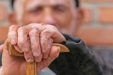 سونامی سالمندی در راه است؛ تنهایی بزرگ‌ترین درد سالمندان ایرانی