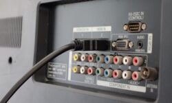 هشدار: کابل‌های HDMI قدیمی، تلویزیون هوشمند جدید شما را نابود می‌کنند