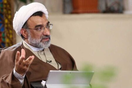 پیشنهاد دبیر شورای عالی انقلاب فرهنگی به معترضان به جای آتش زدن مسجد