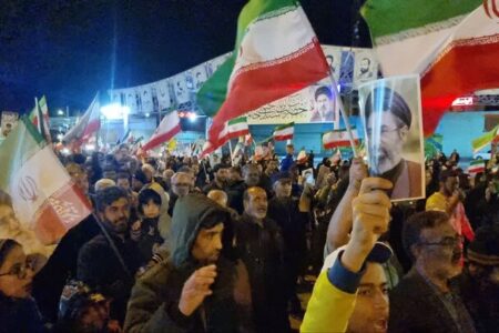 اجتماع پرشور ساوجی‌ها در شب پنجاه و ششم بیعت با رهبر معظم انقلاب