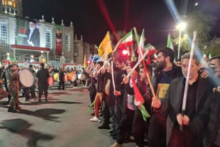 دسته‌های حسینی تبریز همچنان پای کار انقلاب هستند