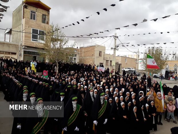 دلبران میزبان حماسه‌ای زنانه؛ رژه شقایق‌های ظهور در قاب ایمان و اقتدار