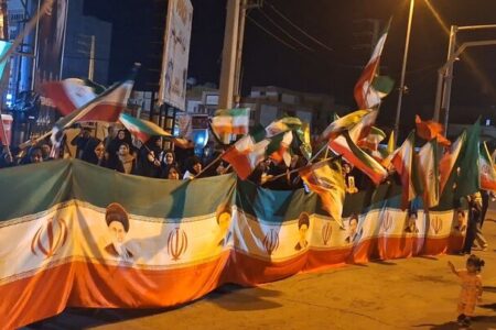 رقص پرچم اقتدار بر دستان میدان داران گناوه ای