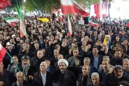 قیام شبانه مردم میاندوآب در حمایت از وطن تداوم دارد