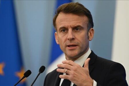 ماکرون: گفت وگو با مقامات ایرانی درباره تنگه هرمز را از سر می گیرم