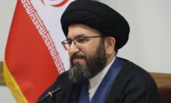 ملت ایران ولایتمداری وزمینه‌سازی برای ظهور امام زمان(عج)را مشق می‌کنند