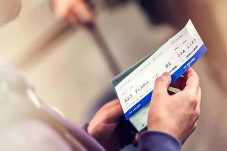 چرا قیمت بلیط هواپیما در پروازهای یک مسیر متفاوت است؟