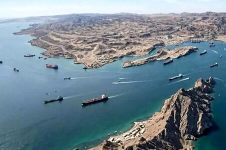 آخرین وضعیت محاصره دریایی و کشتیرانی در تنگه هرمز/ بلومبرگ گزارش کرد