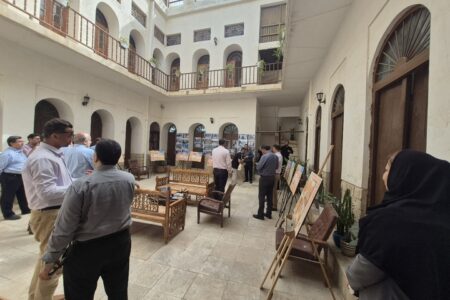 برگزاری نمایشگاه عکس ایستاده در غبار در بوشهر به مناسبت هفته میراث‌فرهنگی