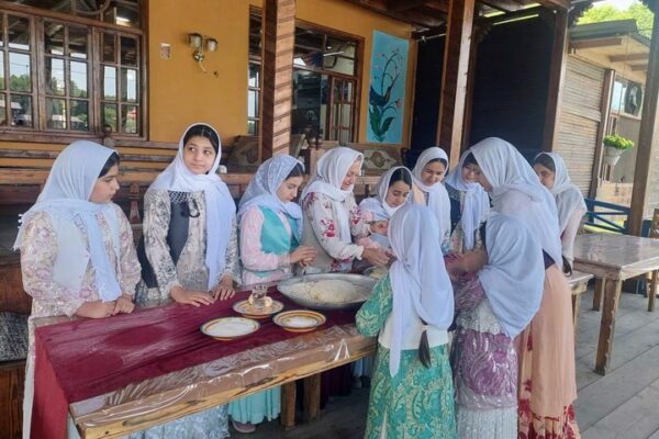 تجلی میراث در دستان مادران آینده؛ طنین عطر «زرینه‌نون» تالشی در مسیر ثبت جهانی گیسوم
