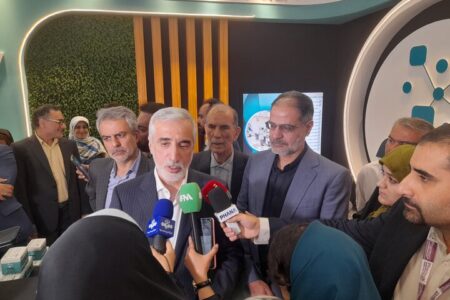 پیرصالحی: قیمت برخی داروها اصلاح می‌شود 