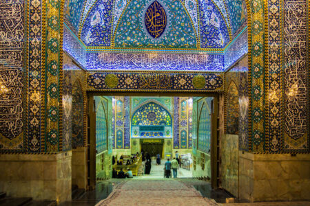 آغاز پویش ملی هدیه یک کاشی از حرم امام حسین(ع) به رهبر شهید