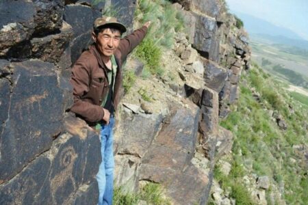 باستان‌شناسان ردپای چهار هزار سال تاریخ را در آسیای مرکزی یافتند/ «نام من آبا است»؛ پیامی تاریخی که از دل صخره‌های قزاقستان بیرون آمد