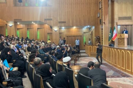 رونمایی از «رسم صد ساله» با حضور حجت‌الاسلام قاضی عسگر و نماینده آیت‌الله سیستانی 