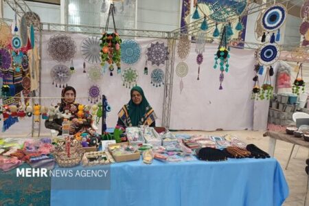 عرضه محصولات هنرمندان صنایع‌دستی سیستان و بلوچستان در نمایشگاه زاهدان