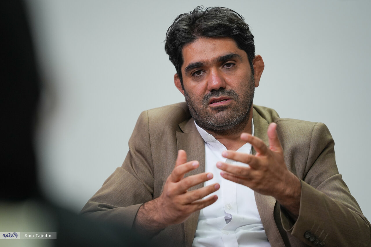 فیلترینگ یکی از سه دلیل اصلی مهاجرت است/ گوش‌های «زامبی» حتی هنگام قطع اینترنت بین‌الملل، مهاجم هستند / «مافیا» نه، آنان «ذی‌نفعان» فیلترینگ هستند