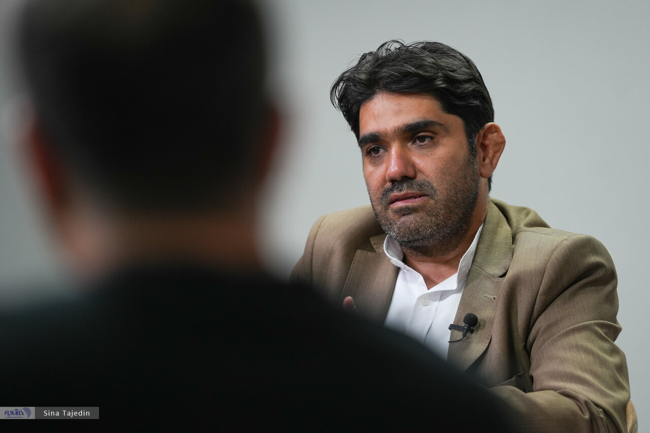 فیلترینگ یکی از سه دلیل اصلی مهاجرت است/ گوش‌های «زامبی» حتی هنگام قطع اینترنت بین‌الملل، مهاجم هستند / «مافیا» نه، آنان «ذی‌نفعان» فیلترینگ هستند