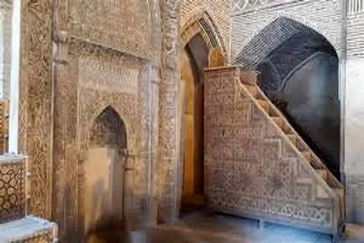 نجوای چوب در اصفهان؛ وقتی هنردست بر «منبر» می‌نشیند