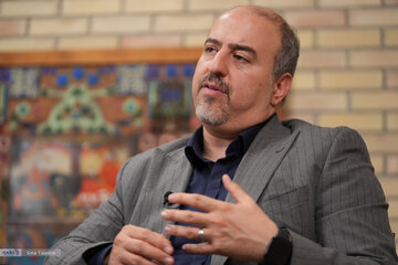 معاون وزیر ارتباطات: تکمیل شبکه ملی اطلاعات هزار هزار میلیارد تومان خرج دارد /  شبکه ملی جایگزین اینترنت نیست